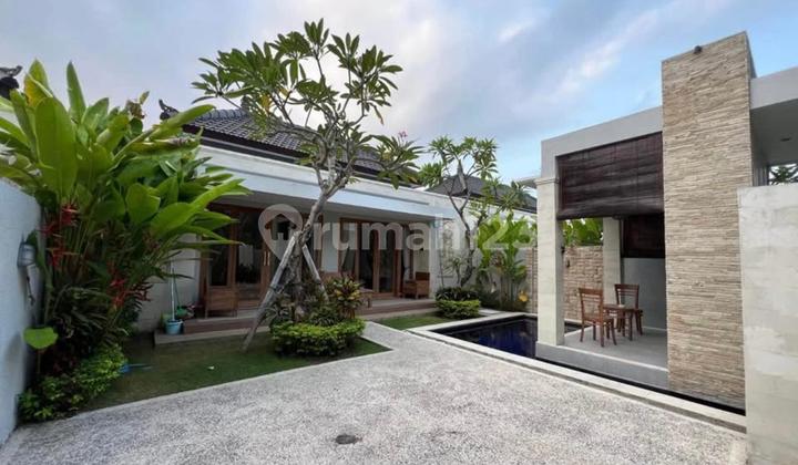 Villa For Rent
Location in Penyaringan Sanur, 5-minute drive to Sindhu Beach and Icon Mall. Villa For Rent
Location in Penyaringan Sanur, 5-minute drive to Sindhu Beach and Icon Mall.