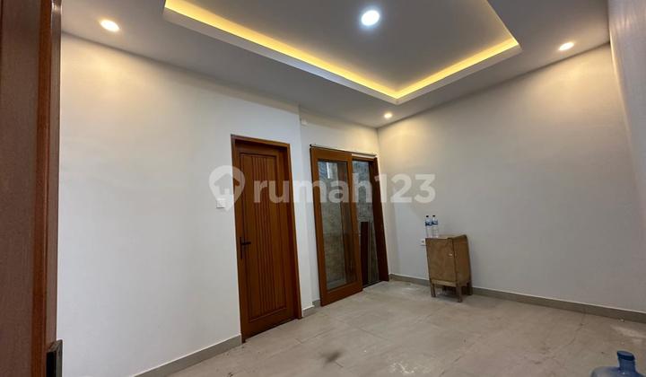 Rumah Baru 2 Lantai Hadap Selatan 2 Kamar Tidur 