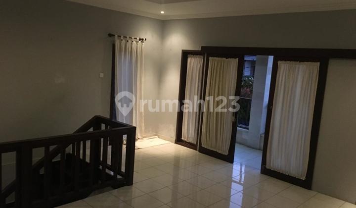House 4 Bedrooms, Semi Furnished And Private Pool