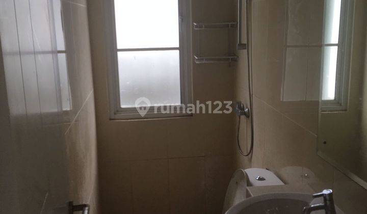 Rumah di Sektor 1 gading serpong SHM rapi soap huni hadap tenggara  4