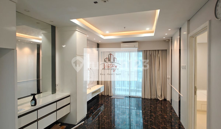 For Sale Greenbay Condominium !!