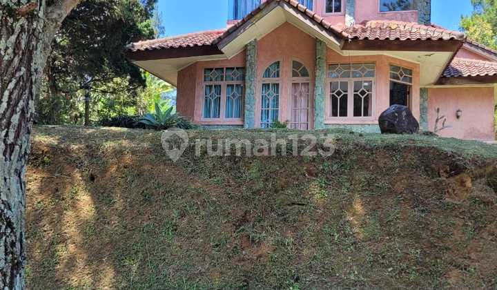 Villa with SHM (Certificate of Land Ownership) Strategic Location on Jalan Cagak, Cisaat, Subang