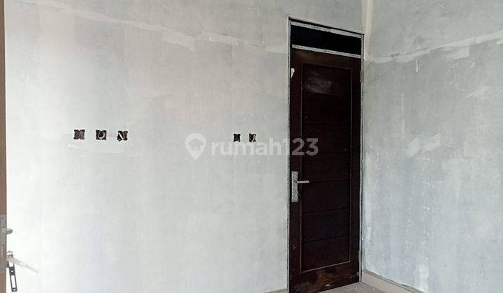 Di jual Rumah Murah Dua lantai Se Bekasi Di dekat Harapan Indah 2