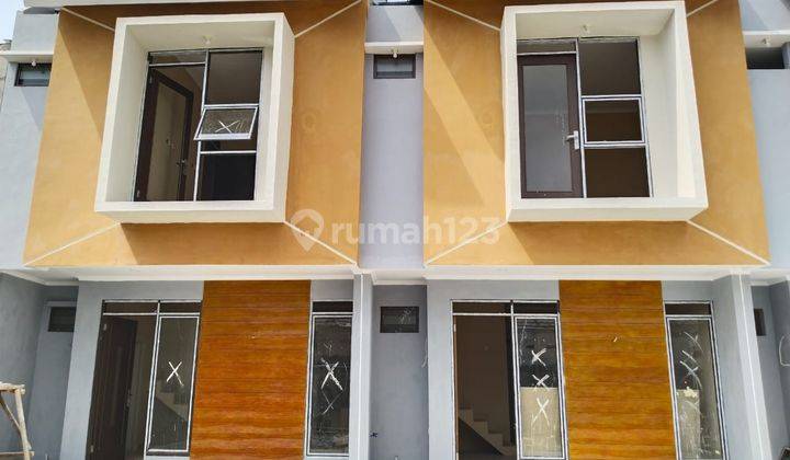 Di jual Rumah mewah dua lantai Dekat Harapan Indah Di Bekasi 2