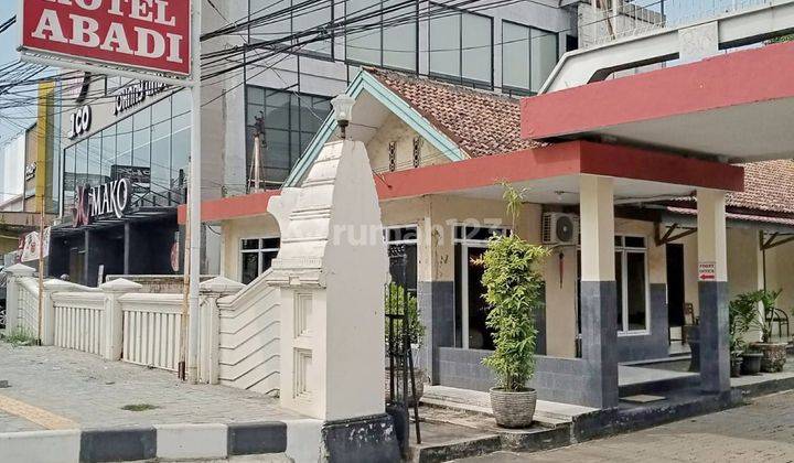 Hotel Plus Restoran Depan Stadion Maulana Yusuf 1