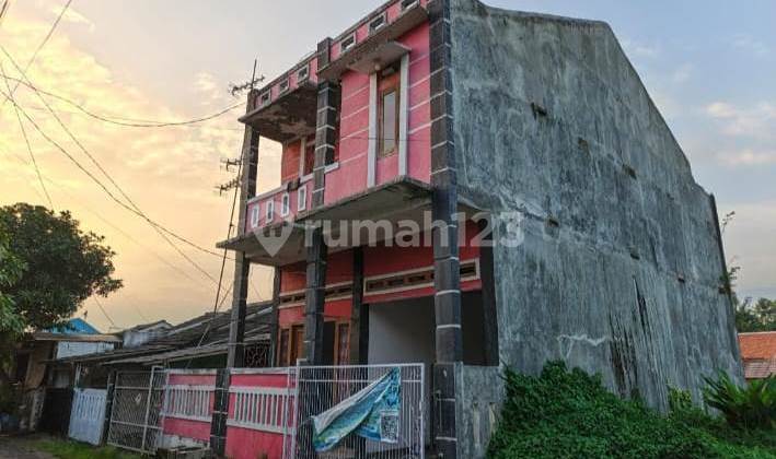 2-Storey Residence in Kedaung Rahayu Ideal for Boarding House 2-Storey Residence in Kedaung Rahayu Ideal for Boarding House