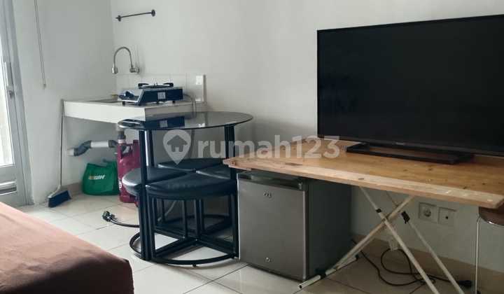 Disewakan Bulanan Apartemen Greenbay Pluit Studio Semi Furnish (Coast View B) Lantai Rendah View Kota 2