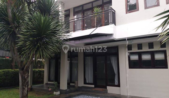 Rumah Keluarga di Kemang Selatan Fasilitas Lengkap, Dekat Dengan Sekolah Dan Restoran Favorit