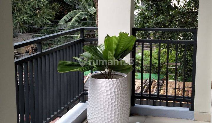 Rumah Keluarga di Kemang Selatan Fasilitas Lengkap, Dekat Dengan Sekolah Dan Restoran Favorit