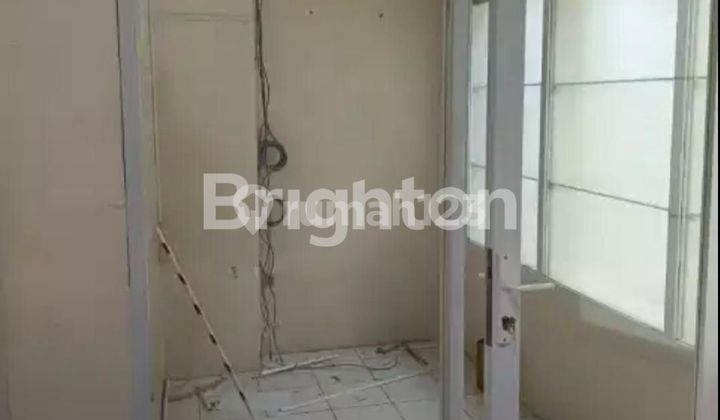 Ready-to-Use 2-Storey RUKO in Pecinan Kranggan, Central Semarang, Near Gang Baru Market. 1