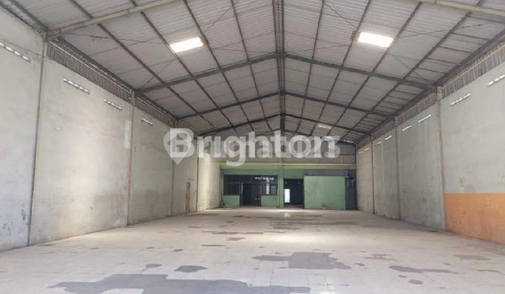 WAREHOUSE EX-SHOWROOM SIDE OF GAJAH SAMBIREJO GAYAMSARI MAIN ROAD SEMARANG NEAR JOHAR MARKET RELOCATION ARTERI SOEKARNO HATTA 1