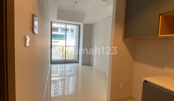 disewakan 2 bedroom semi furnish taman anggrek residence