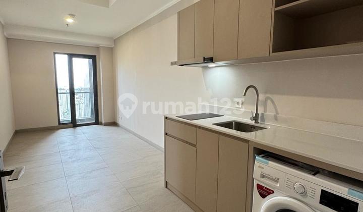 For rent 2 bedroom area 70m semi furnished Jakarta tower Kemayoran