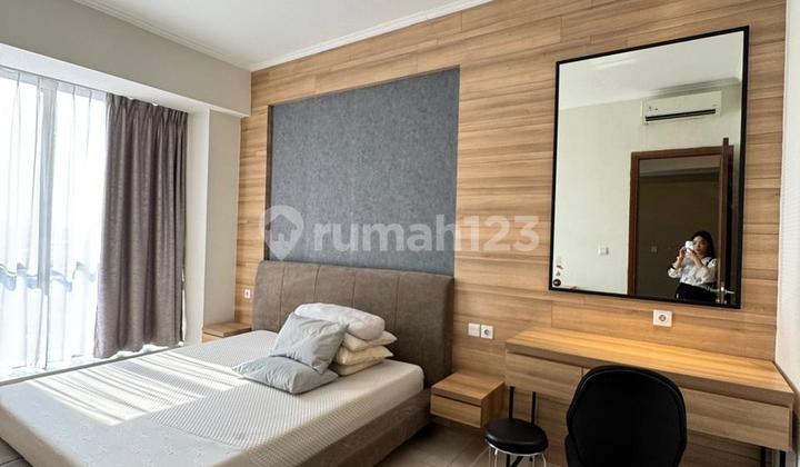 disewakan 2+1 bedroom full furnish taman anggrek residence