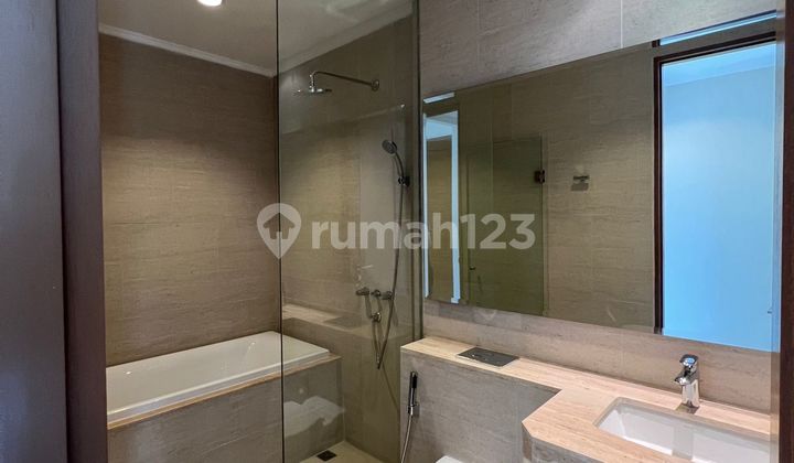 Apartemen Taman Anggrek Residense Tower B Uk 99m2 , Semi Furnish , Unit Baru , Jakarta Barat  3