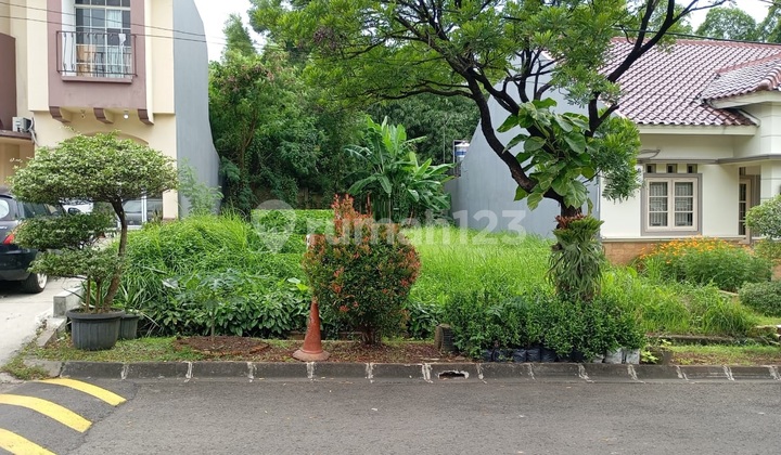 Strategic Plot in a Secure Complex in Bekasi - Access for 2 Cars, Perfect for Building a House! Strategic Plot in a Secure Complex in Bekasi - Access for 2 Cars, Perfect for Building a House!