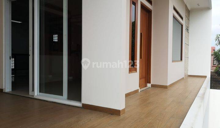 Rumah Bagus Banget Lokasi One Gate System di Kopo Permai 2