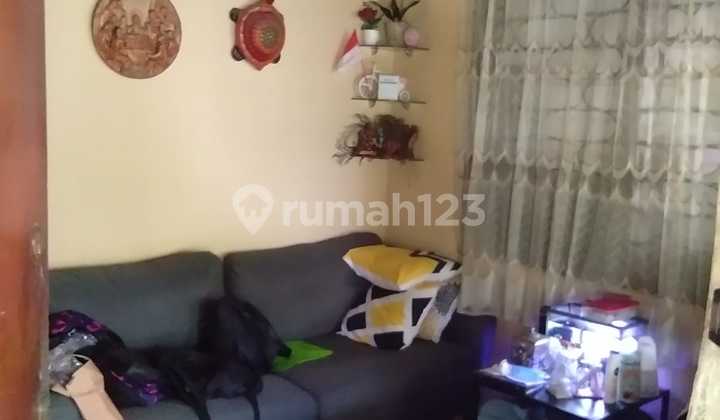 Rumah Strategis Dekat ke Pusat Perbelanjaan di Kopo Permai