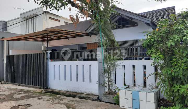 Rumah 2 Lantai Kondisi Terawat di Kopo Permai