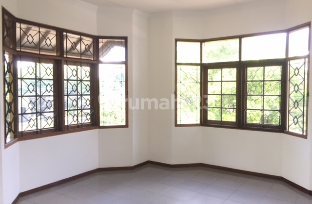 Rumah Posisi Hook Ada Aula Cocok Untuk Kantor dan Gudang di Batununggal Permai 2