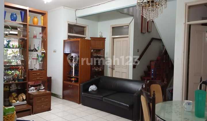 Rumah Kondisi Terawat Semi Furnished di Kopo Permai Rumah Kondisi Terawat Semi Furnished di Kopo Permai