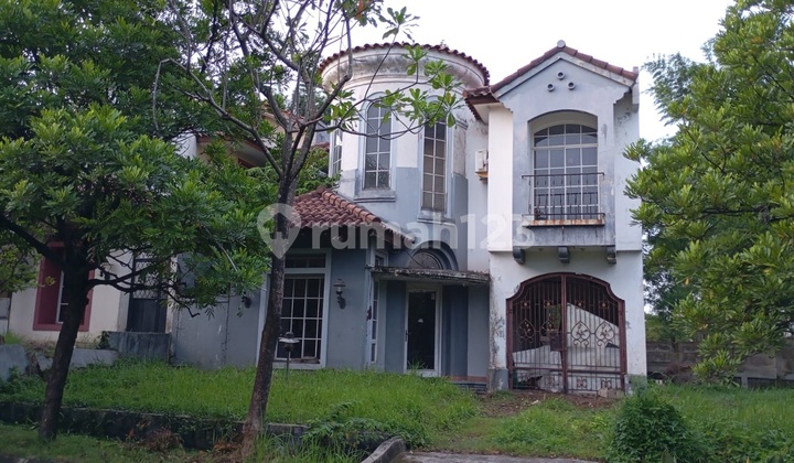 Rumah Lokasi Strategis Berada di Pusat Kota di Taman Simpruk 2 Lippo Cikarang