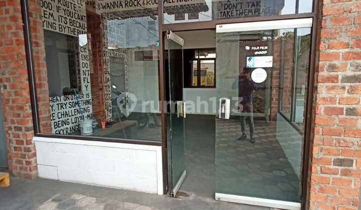 Commercial Shop House in Kemanggisan Area, Kebon Jeruk Palmerah, Suitable for Business or Office. 2