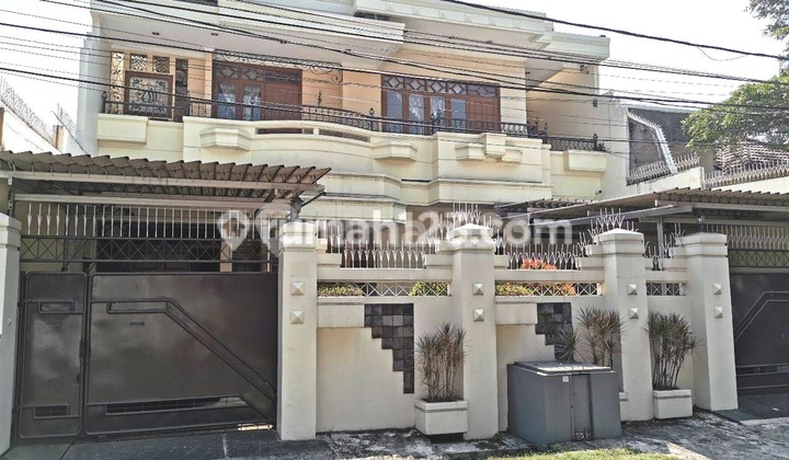 House for Sale in Exclusive Kebayoran Baru Blok S