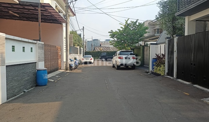 Rumah dalam komplek di Bendungan Hilir bagus 4 lantai 2