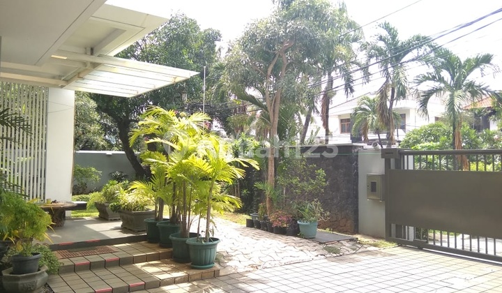 Rumah Mewah di Tomang Jakarta Barat Layout Menarik 2