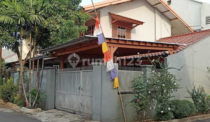 Rumah di Meruya dalam Komplek yang nyaman dan tenang