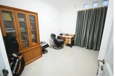 Rumah Mewah 2 Lantai di Komplek Elit Jatiwaringin Jakarta Timur 16
