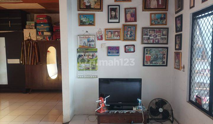 Rumah 2 Lantai Bagus Unfurnished SHM Taman Cikunir Indah 28