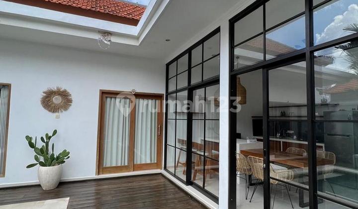   Villa Modern for rent  with calm environment in Pererenan.