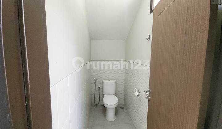  Rumah dalam komplek one gate system dijual diKuta. 2