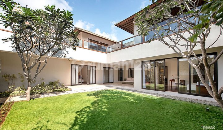 Private Garden Villa For Sale At Pandawa Beach.