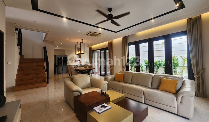 Rumah Mewah dalam komplek one gate system Harvest Land, dijual diKuta. Rumah Mewah dalam komplek one gate system Harvest Land, dijual diKuta.