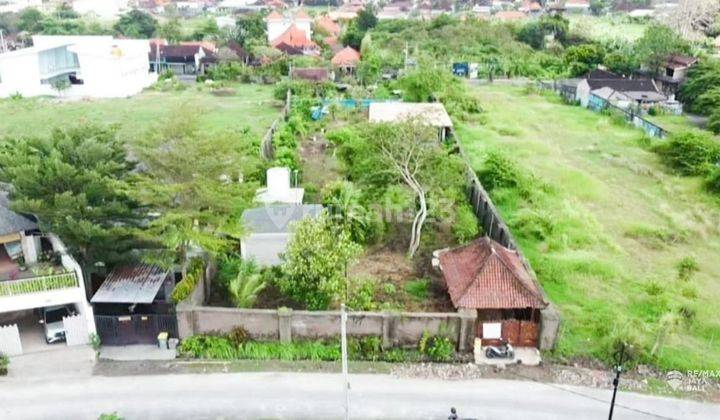 Land on Jl. Raya Batu Bolong, Canggu 1