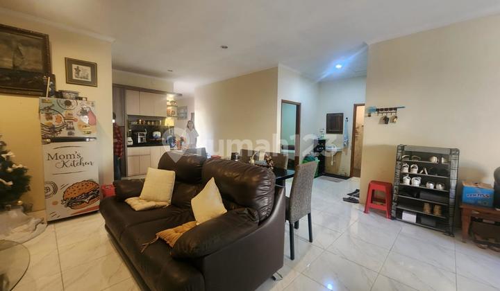 Rumah harga tanah Dijual di pusat Renon.