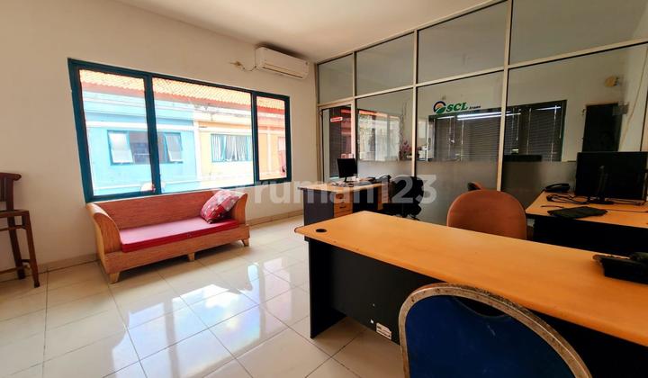 Ruko Tiga Lantai di Area Teuku Umar, Denpasar, Dijual.
