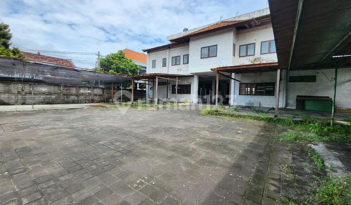 Tanah dan Bangunan Dijual di Pulau Moyo.