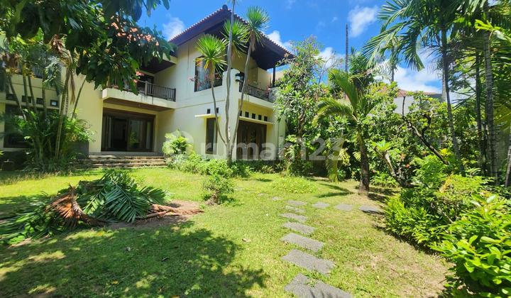 House for sale suitable for an office in central Renon. House for sale suitable for an office in central Renon.