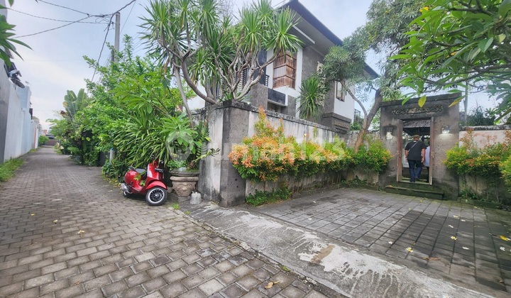 Villa view sawah lokasi tenang dijual area Sanur.
