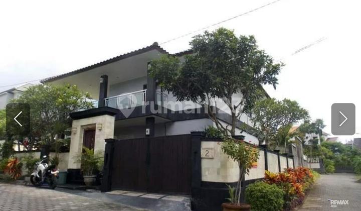 Villa Nyaman in Nusa Dua Area, For Sale.