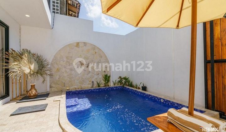 Villa Bergaya Mediteranian dijual, dicanggu.