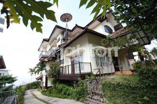 Jual Cepat Villa Panderman Hill Full Furnished 3lantai Luas 1