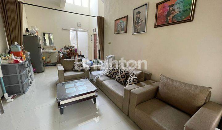 TURUN HARGA !!  RUMAH 2LT CANTIK TERAWAT ARAYA MALANG 1