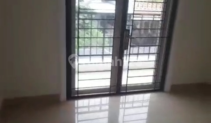 Rumah Disewakan Duta Garden 