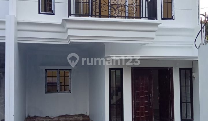 RUMAH DENGAN ROFFTOP DAN FASUM KOLAM RENANG ROW JALAN BESAR LOKASI STRATEGIS DEKAT TOL DAN MALL DI JAKARTA SELATAN 2