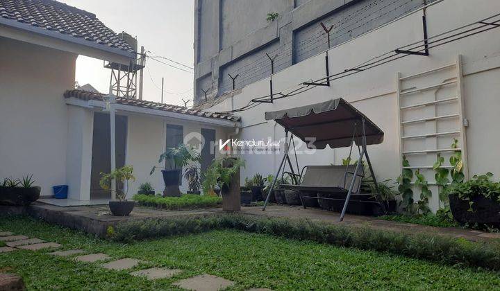 Hunian Asri Mewah Tanah Luas 
dengan Pool Pribadi
 2